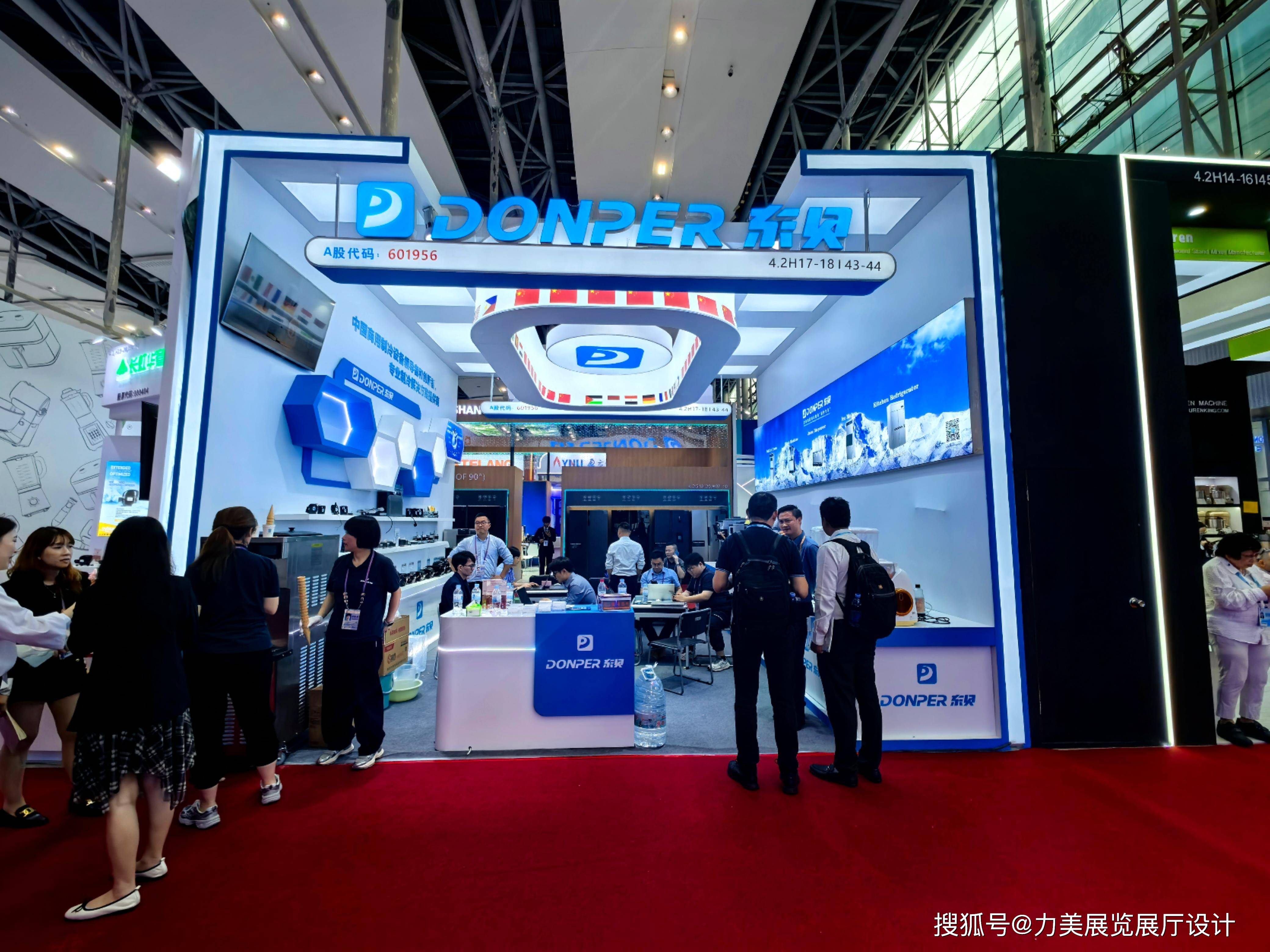 新？展览设计公司 ：掌握6个技巧轻松提升！pg模拟器预算不变如何让广交会展台焕然一(图7)